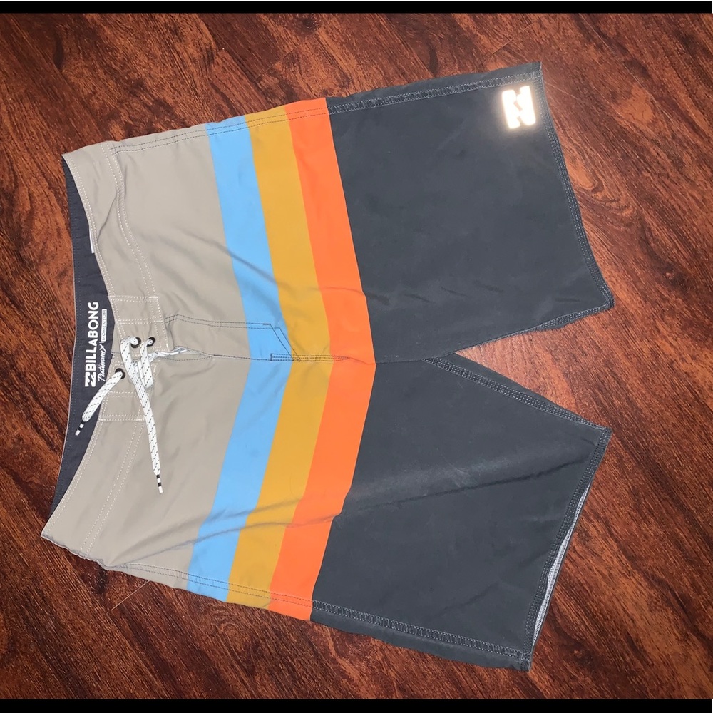 Men’s Billabong board shorts. Size 32